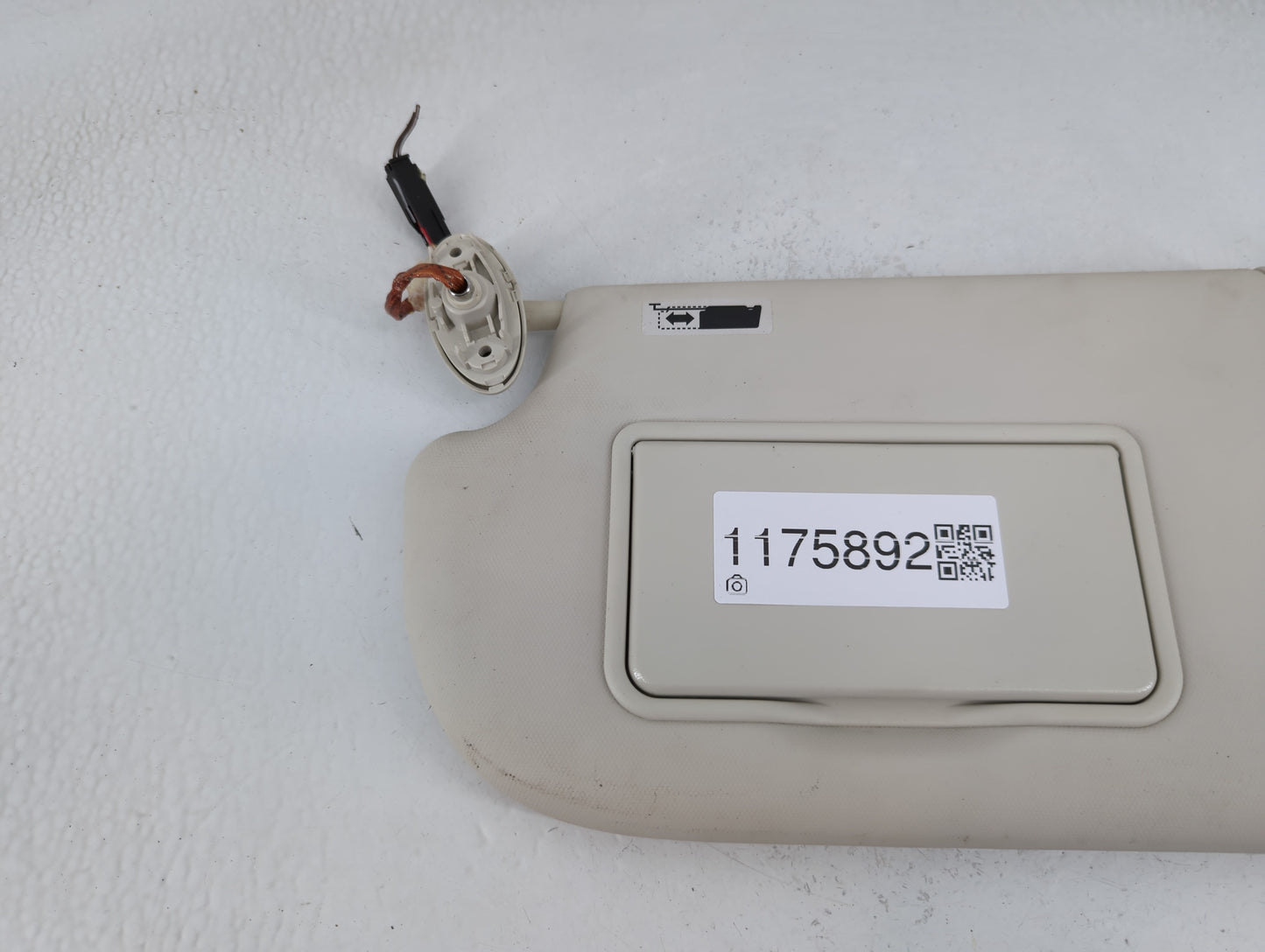 2013-2018 Ford Focus Sun Visor Shade Replacement Passenger Right Mirror Fits Fits 2013 2014 2015 2016 2017 2018 OEM Used Aut