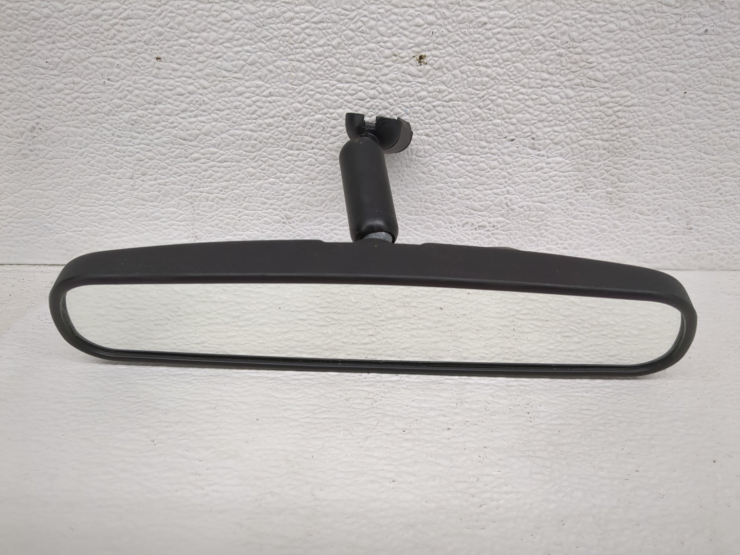 2010-2018 Ford Focus Interior Rear View Mirror Replacement OEM P/N:E8011681 Fits OEM Used Auto Parts - Oemusedautoparts1.com