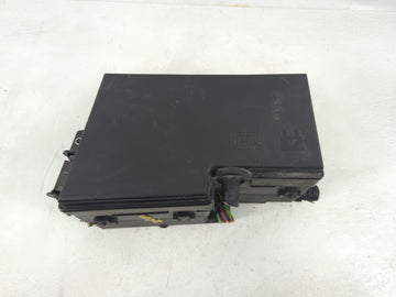 2017-2018 Ford Focus Fusebox Fuse Box Panel Relay Module P/N:GJ7T-14A076-CA Fits Fits 2017 2018 OEM Used Auto Parts - Oemuse