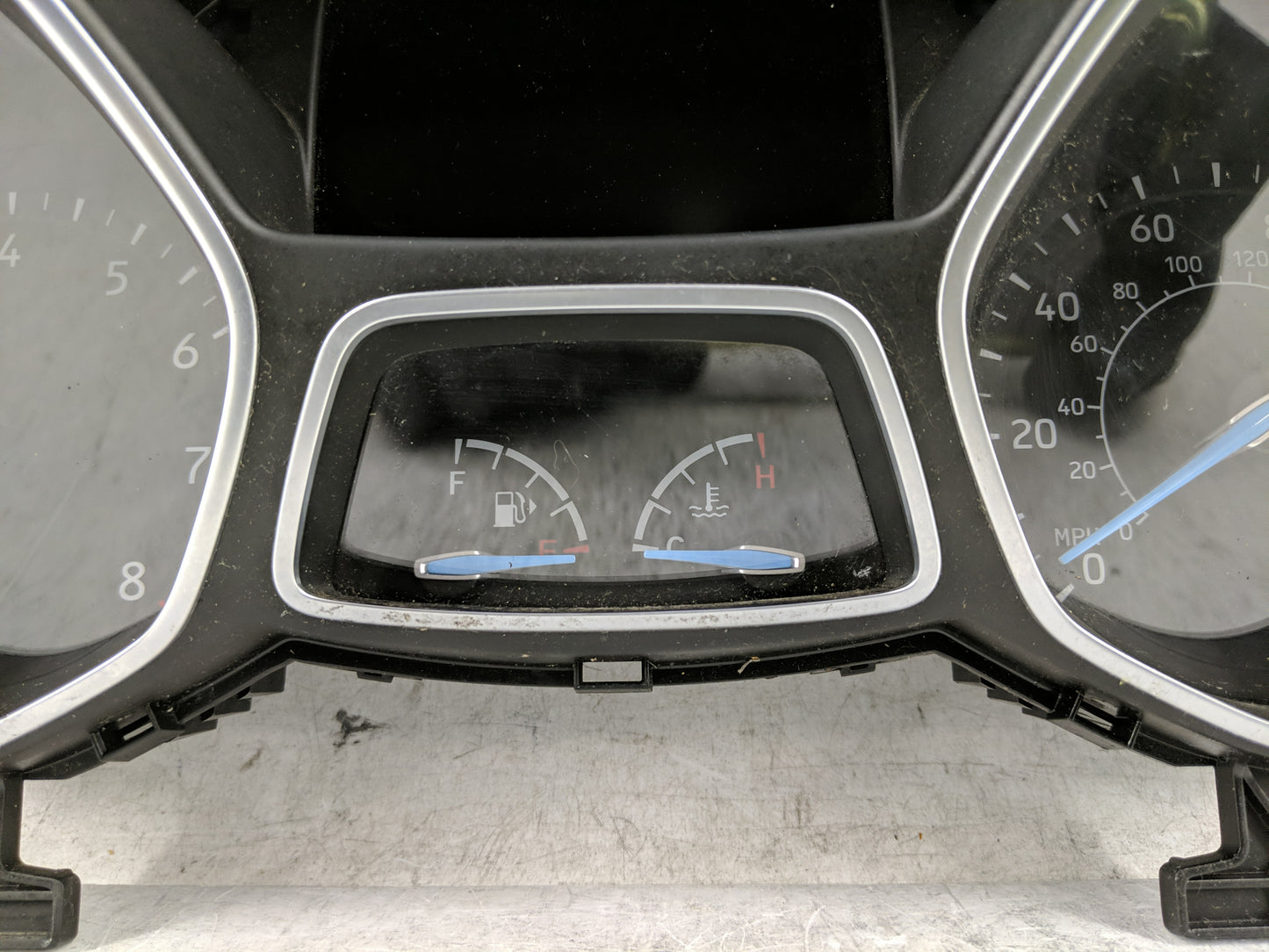 2017-2018 Ford Focus Instrument Cluster Speedometer Gauges P/N:F1ET-10849-CTP Fits Fits 2017 2018 OEM Used Auto Parts - Oemu