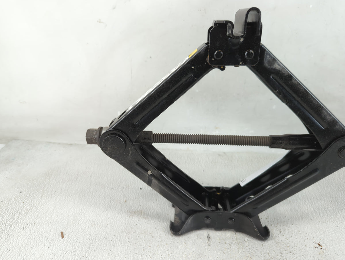 2018 Ford Focus Spare Scissor Car Jack 1241643 - Oemusedautoparts1.com