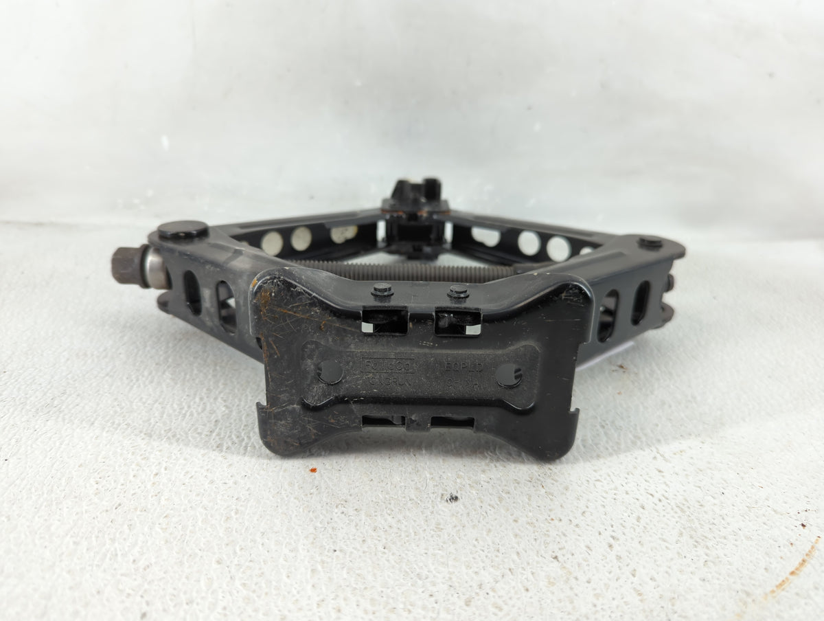 2018 Ford Focus Spare Scissor Car Jack 1241643 - Oemusedautoparts1.com