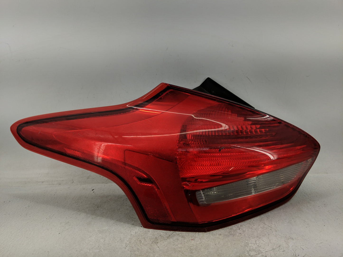2015-2018 Ford Focus Tail Light Assembly Driver Left OEM P/N:F1EB-13405-GJ Fits Fits 2015 2016 2017 2018 OEM Used Auto Parts