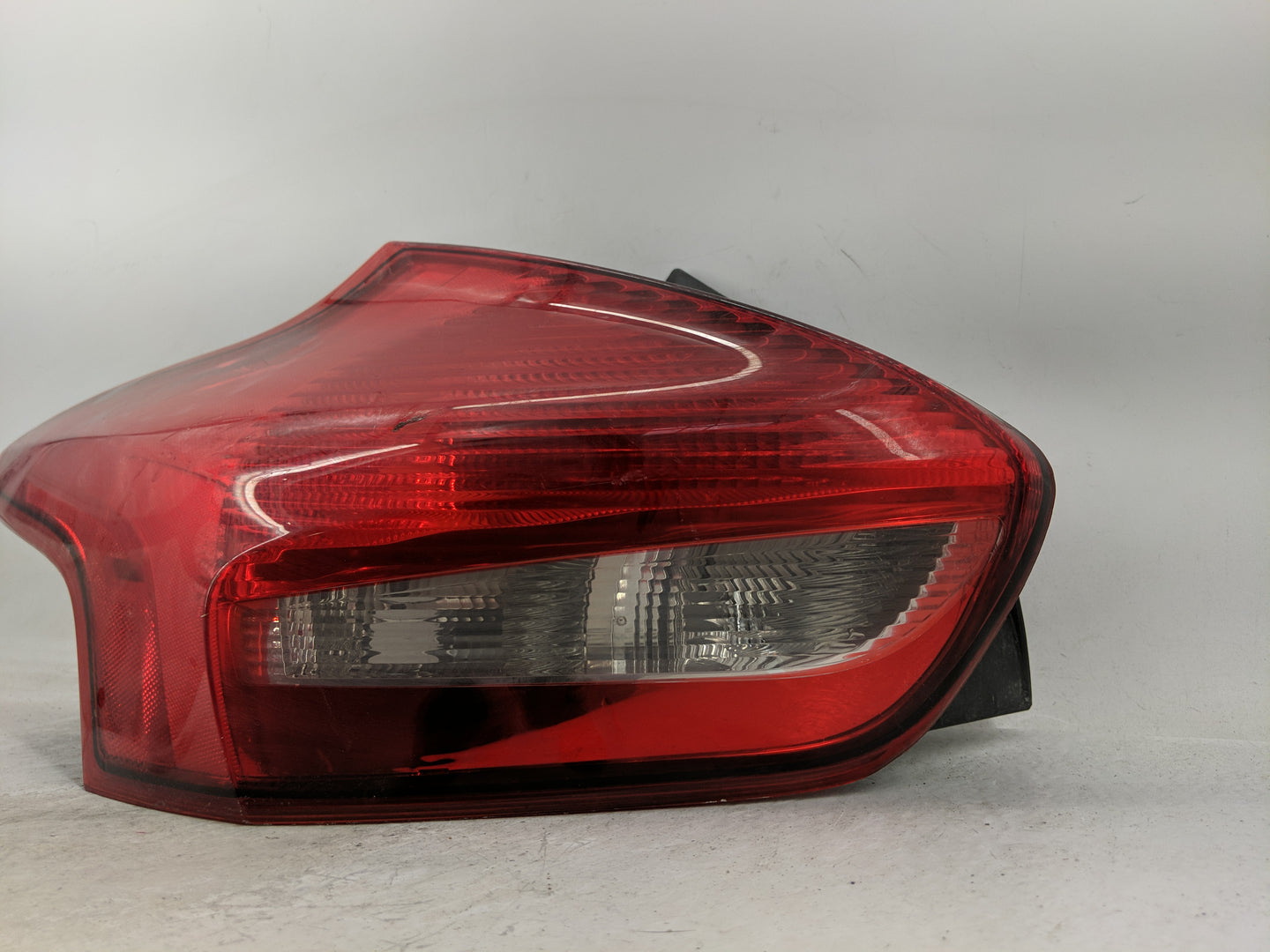 2015-2018 Ford Focus Tail Light Assembly Driver Left OEM P/N:F1EB-13405-GJ Fits Fits 2015 2016 2017 2018 OEM Used Auto Parts