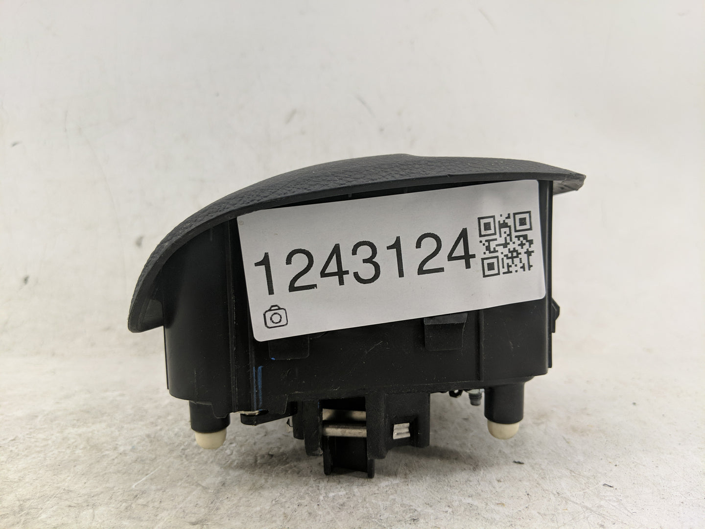 2016-2018 Ford Focus Air Bag Driver Left Steering Wheel Mounted - Oemusedautoparts1.com