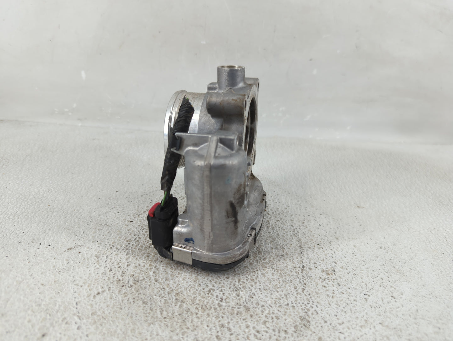 2014-2018 Ford Focus Throttle Body P/N:DS7E-9F991-BB Fits Fits 2014 2015 2016 2017 2018 2019 2020 2021 2022 OEM Used Auto Pa