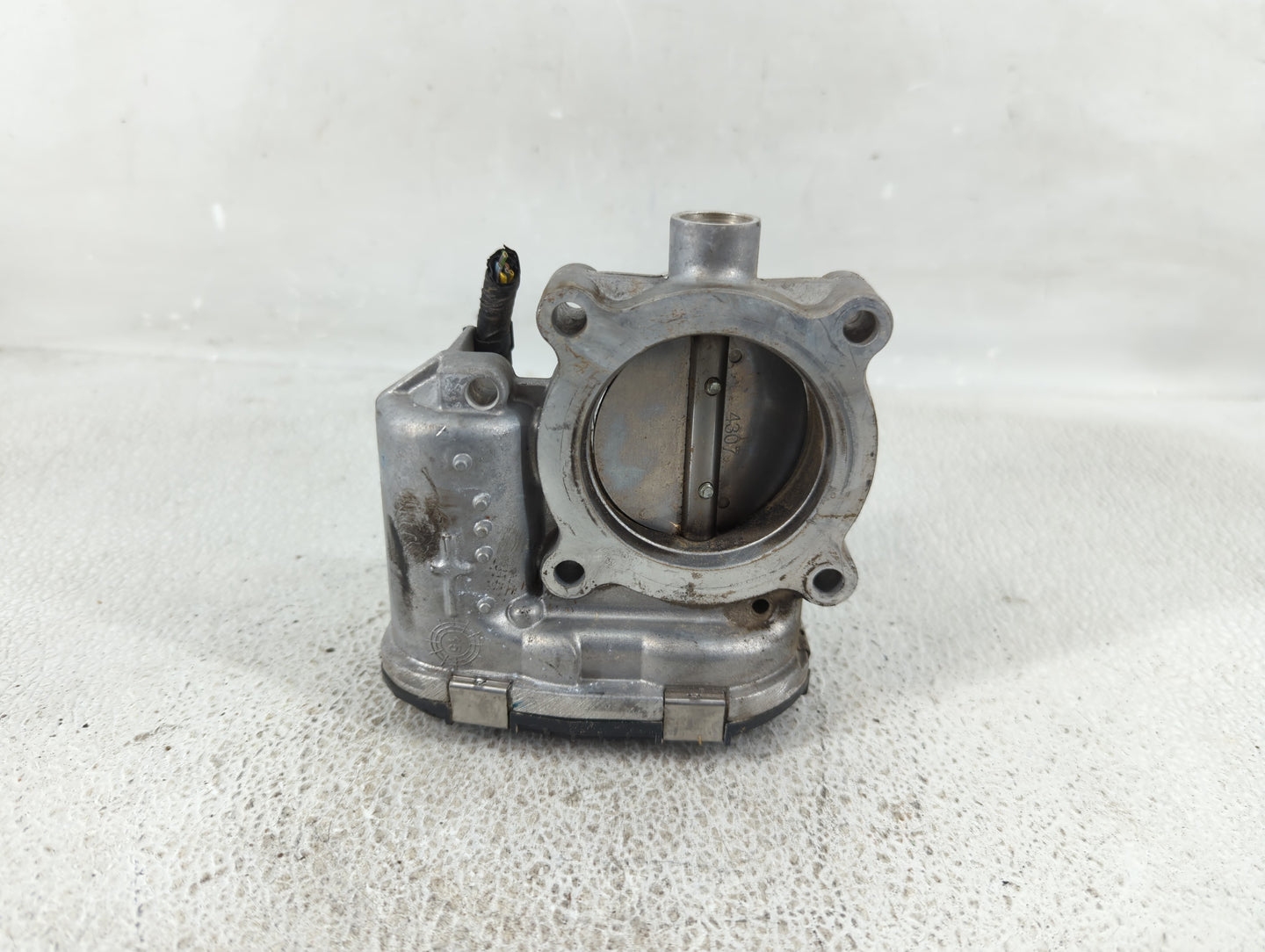 2014-2018 Ford Focus Throttle Body P/N:DS7E-9F991-BB Fits Fits 2014 2015 2016 2017 2018 2019 2020 2021 2022 OEM Used Auto Pa