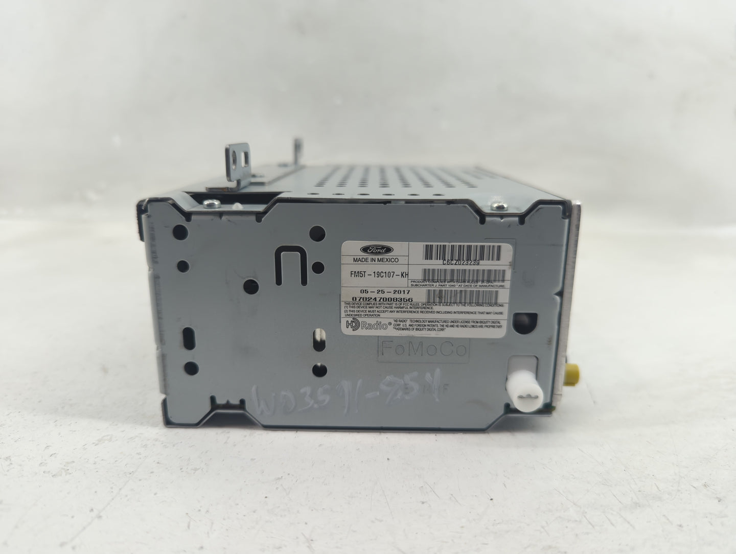 2016-2018 Ford Focus Radio AM FM Cd Player Receiver Replacement P/N:FM5T-19C107-KH Fits Fits 2016 2017 2018 OEM Used Auto Pa