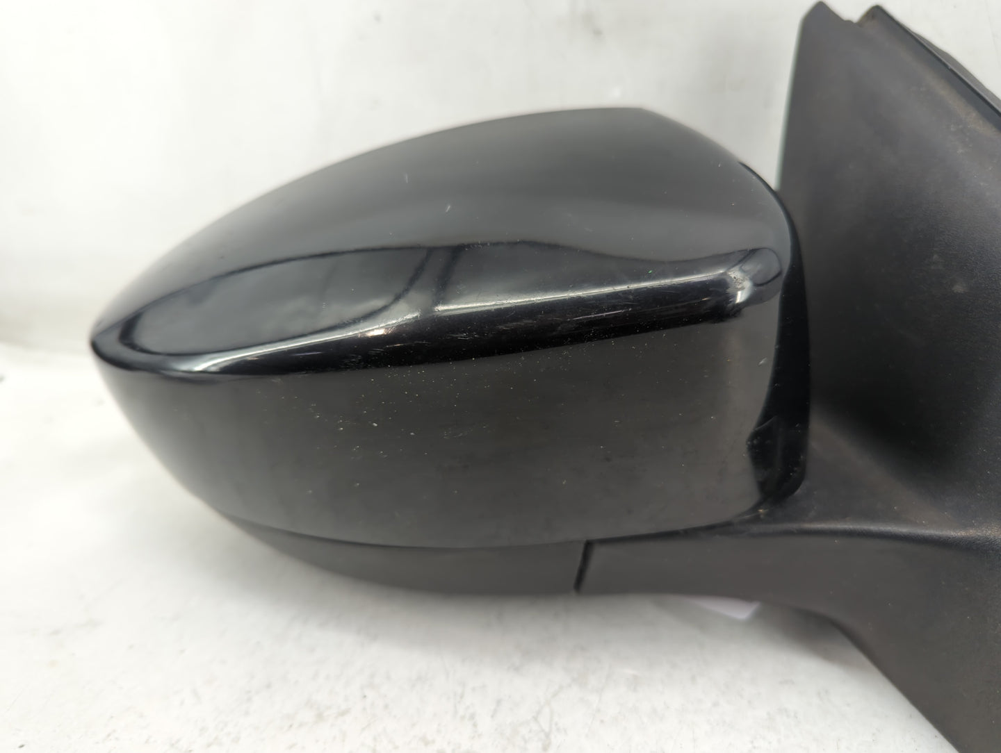2015-2018 Ford Focus Passenger Side View Mirror - Right Door Mirror OEM Used - Oemusedautoparts1.com