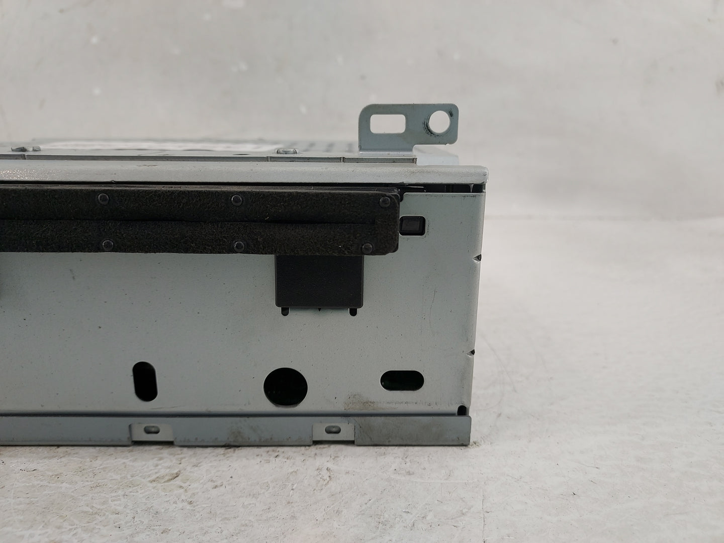 2016-2018 Ford Focus Radio AM FM Cd Player Receiver Replacement P/N:FM5T-19C107-KH Fits Fits 2016 2017 2018 OEM Used Auto Pa