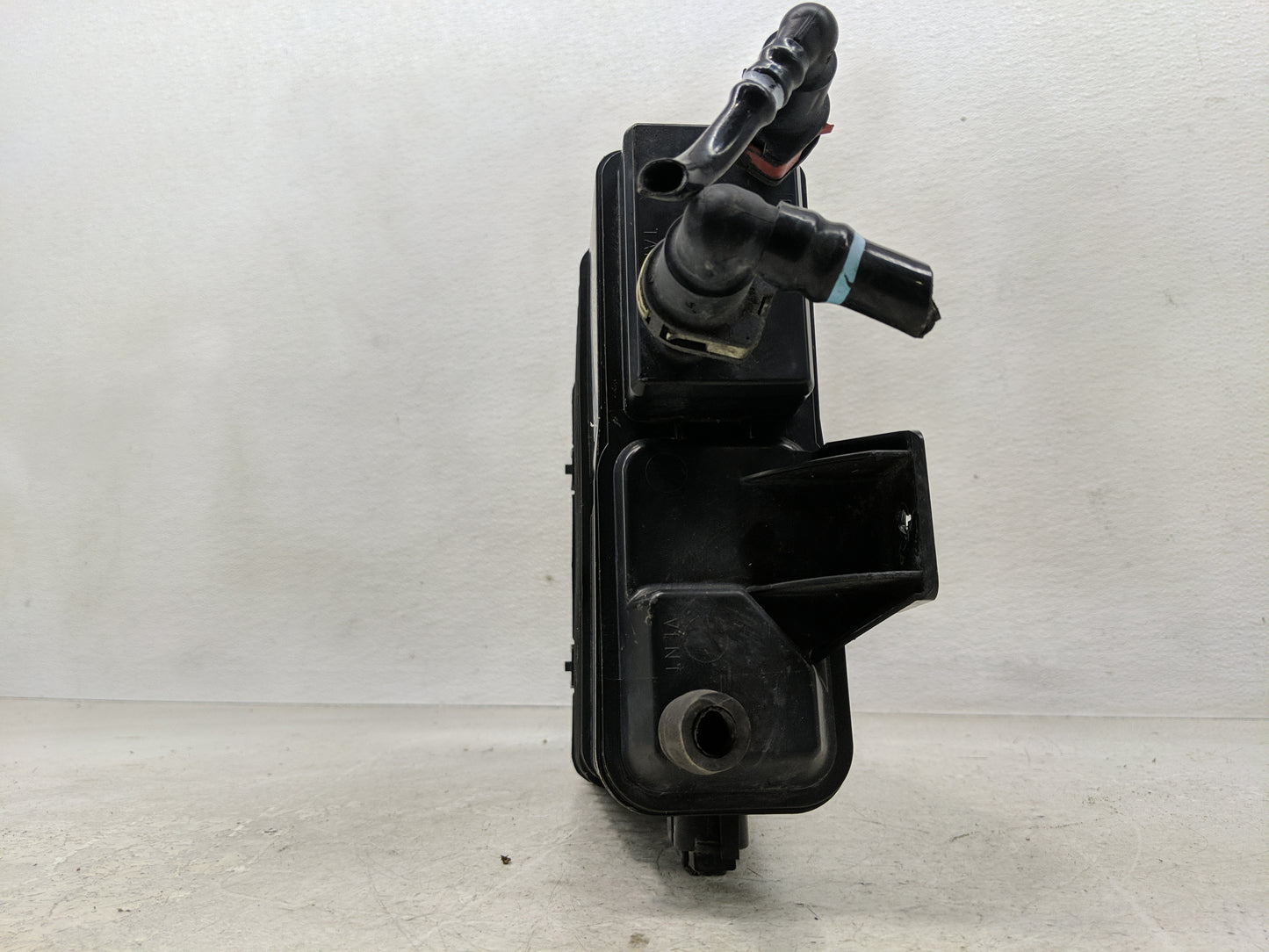 2018 Ford Focus Fuel Vapor Charcoal Canister 1356695 - Oemusedautoparts1.com
