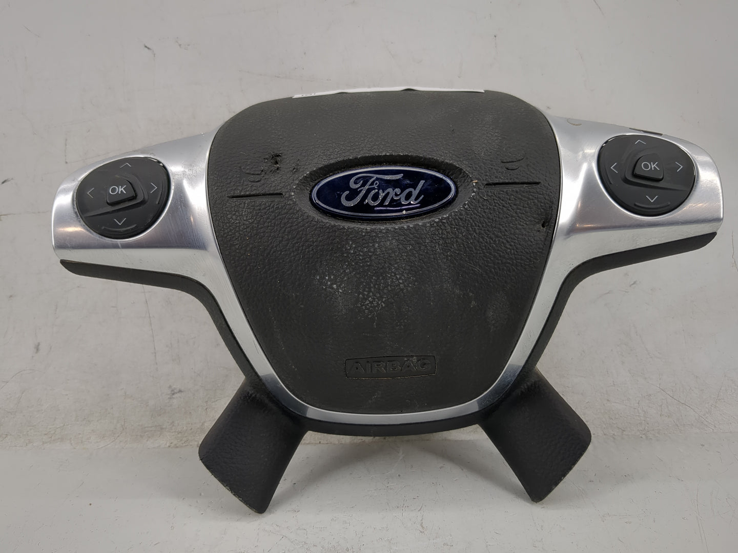 2016-2018 Ford Focus Air Bag Driver Left Steering Wheel Mounted P/N:CM51-A042B85-DD3ZE Fits Fits 2016 2017 2018 OEM Used Aut