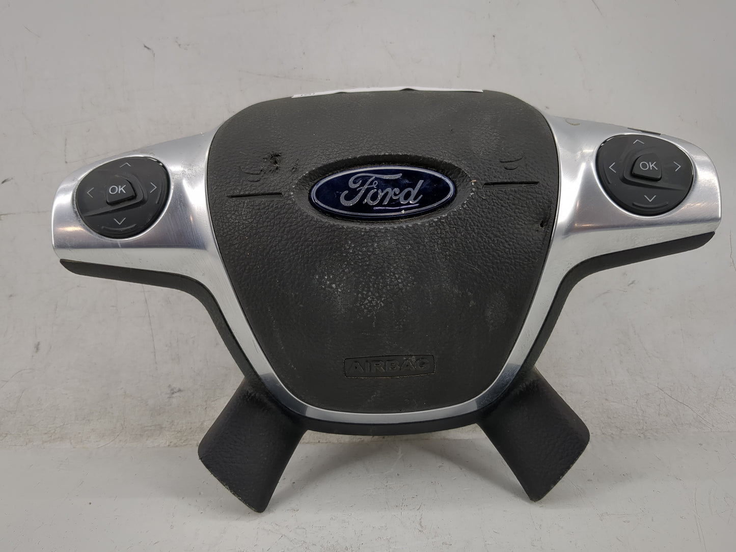 2016-2018 Ford Focus Air Bag Driver Left Steering Wheel Mounted P/N:CM51-A042B85-DD3ZE Fits Fits 2016 2017 2018 OEM Used Aut
