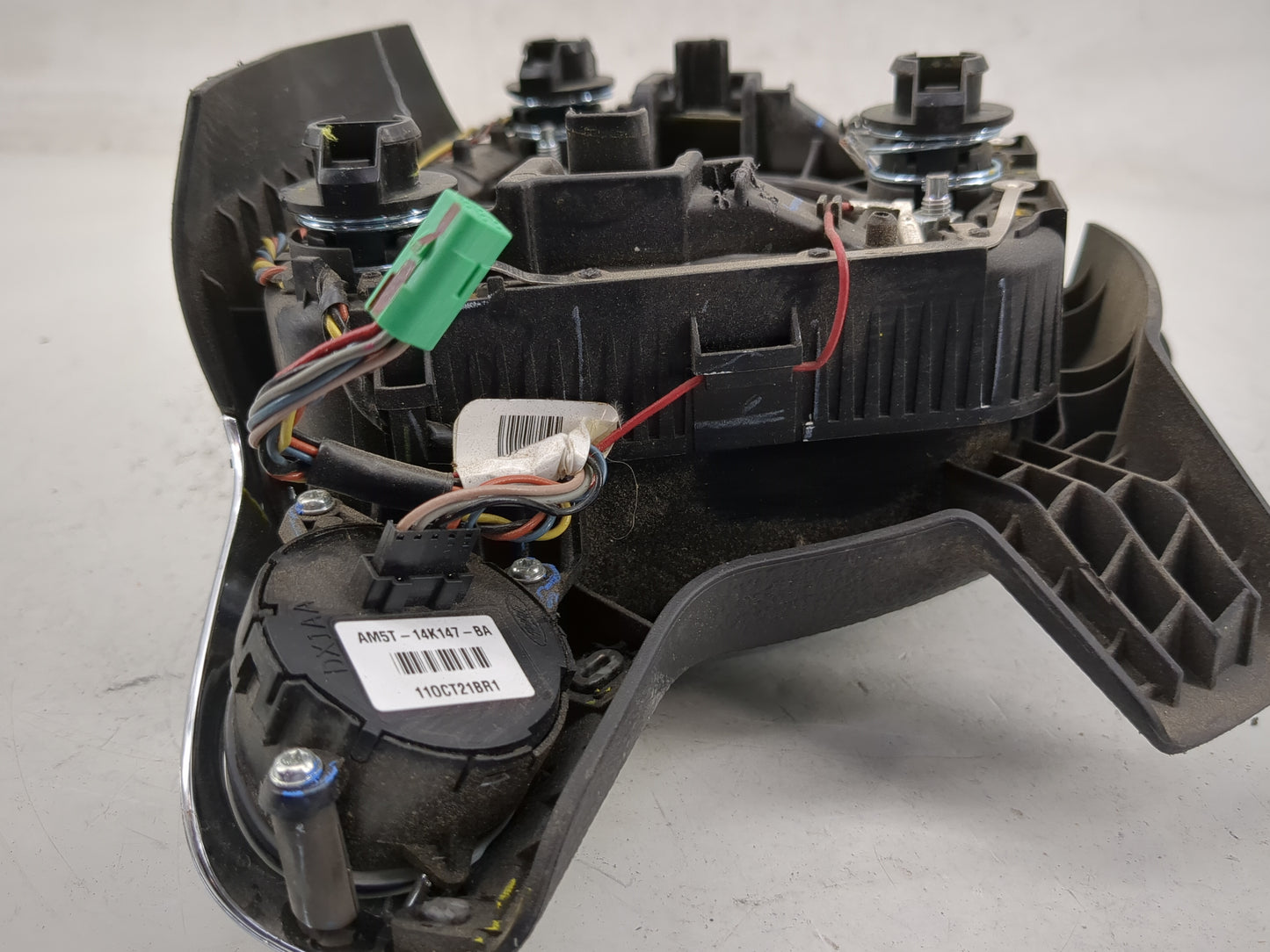 2016-2018 Ford Focus Air Bag Driver Left Steering Wheel Mounted P/N:CM51-A042B85-DD3ZE Fits Fits 2016 2017 2018 OEM Used Aut