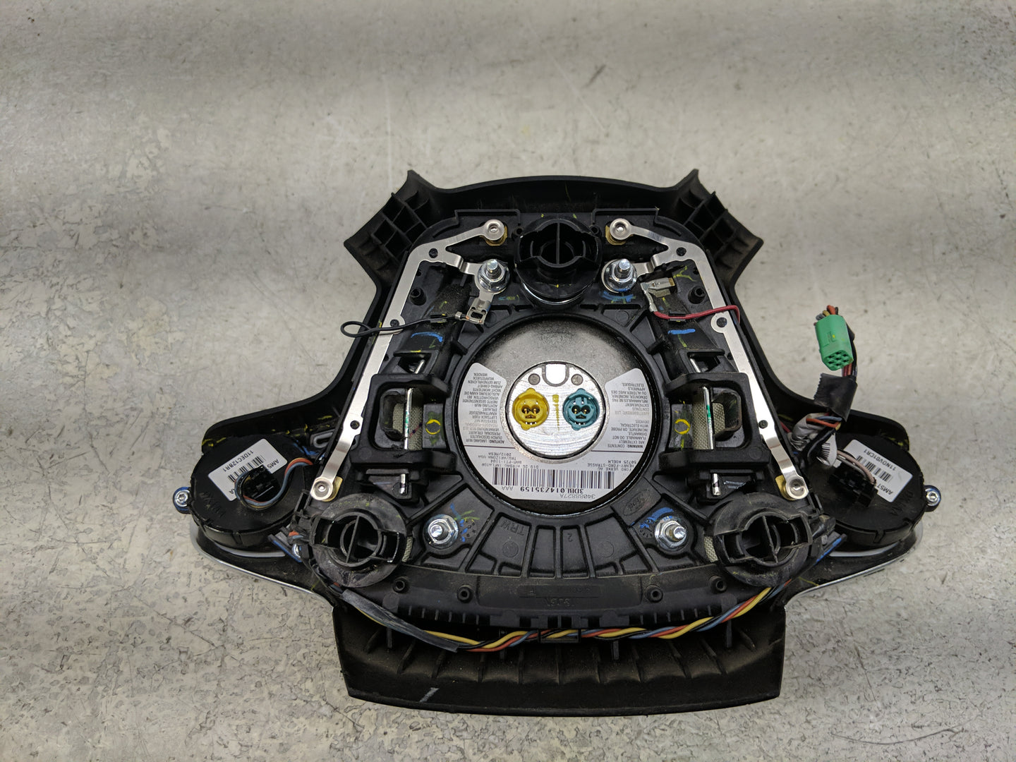 2016-2018 Ford Focus Air Bag Driver Left Steering Wheel Mounted P/N:CM51-A042B85-DD3ZE Fits Fits 2016 2017 2018 OEM Used Aut