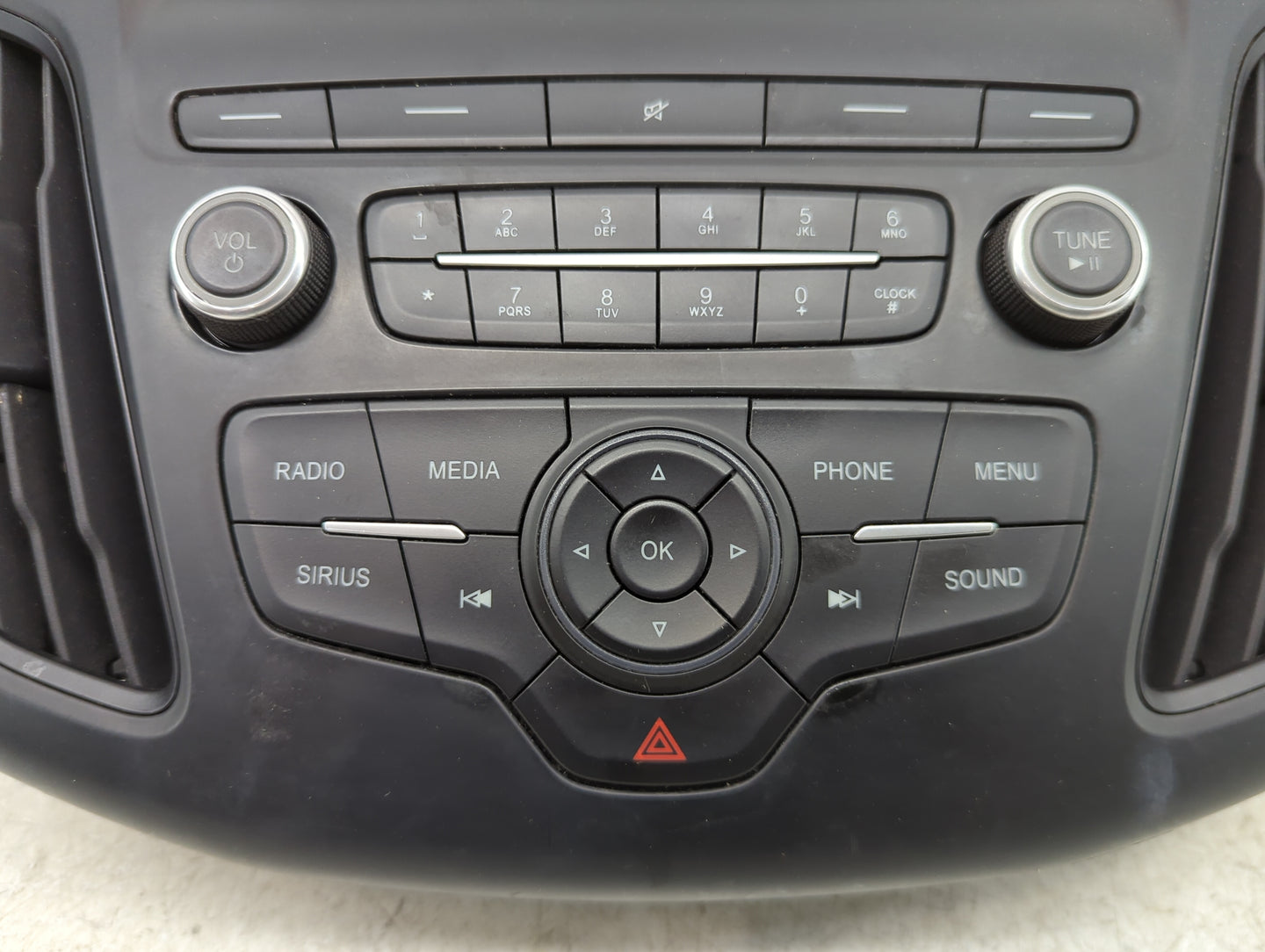 Ford Focus Information Radio Display Screen Bezel Vents 1383031 - Oemusedautoparts1.com
