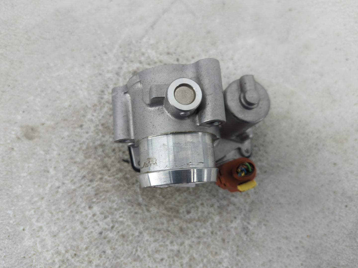 2015-2018 Ford Focus Throttle Body P/N:CM5G-9F991-GA Fits Fits 2014 2015 2016 2017 2018 OEM Used Auto Parts - Oemusedautopar
