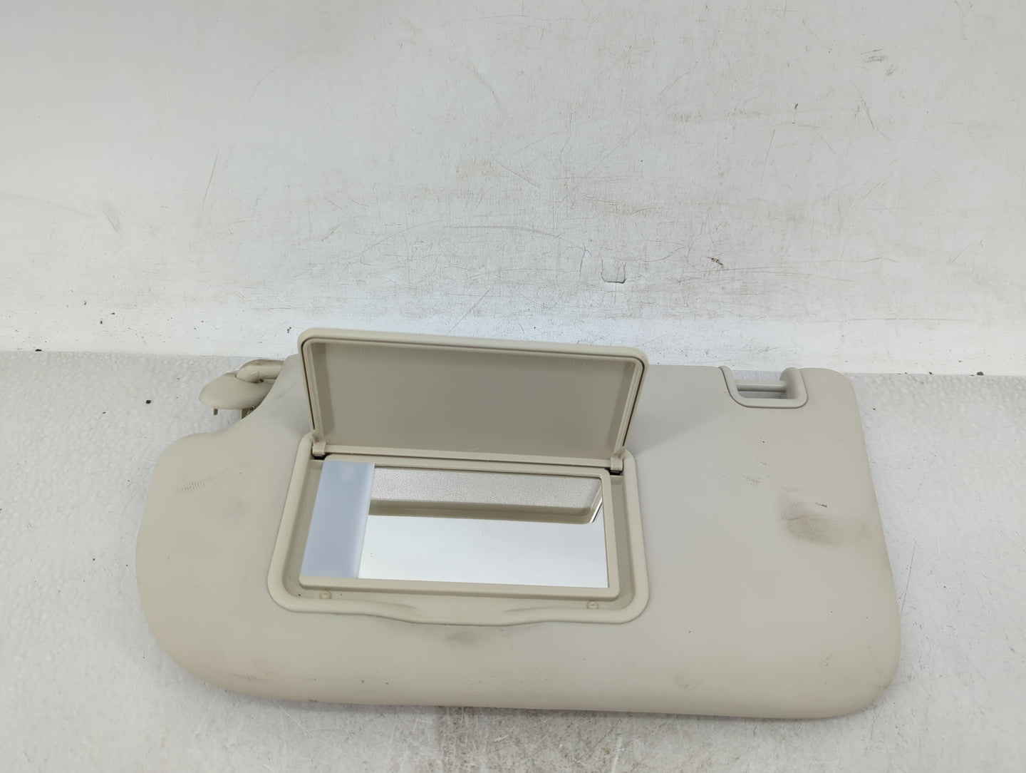 2013-2018 Ford Focus Sun Visor Shade Replacement Passenger Right Mirror Fits Fits 2013 2014 2015 2016 2017 2018 OEM Used Aut