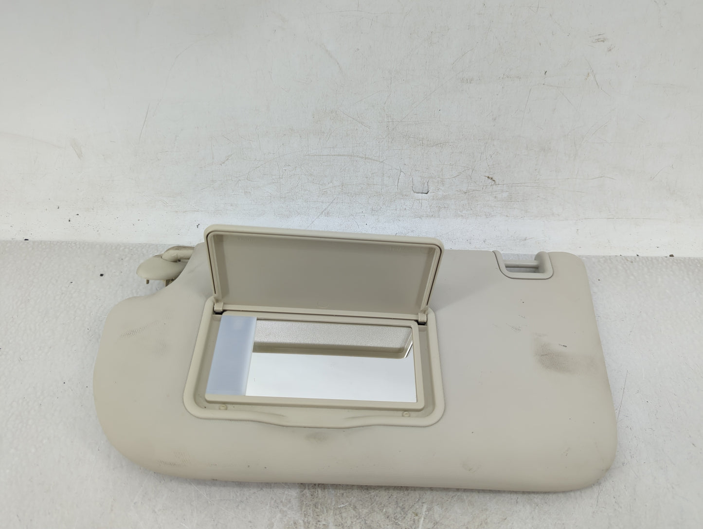 2013-2018 Ford Focus Sun Visor Shade Replacement Passenger Right Mirror Fits Fits 2013 2014 2015 2016 2017 2018 OEM Used Aut