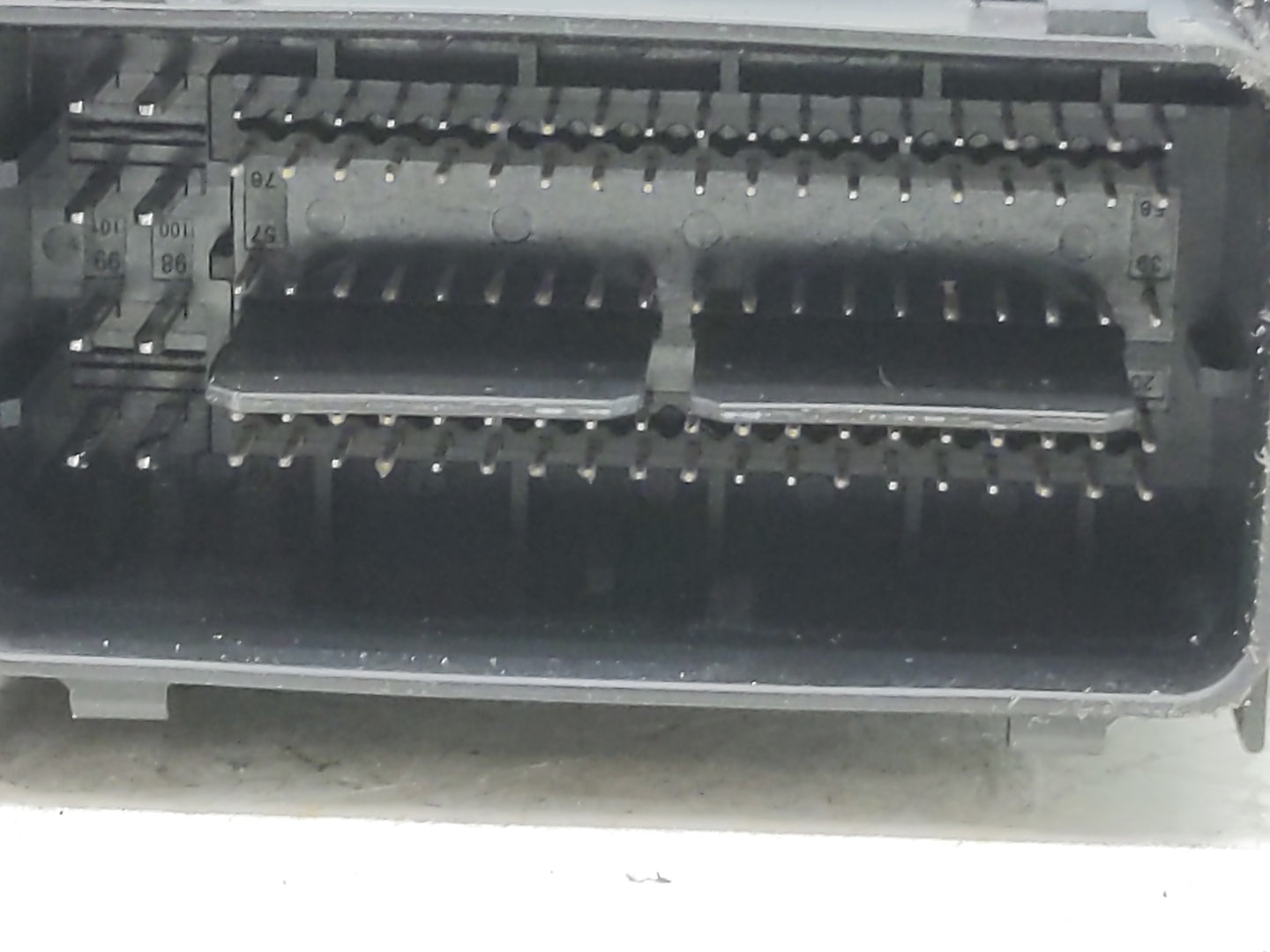 2016-2018 Ford Focus PCM Engine Control Computer ECU ECM PCU OEM P/N:FV6A-12B684-CA Fits Fits 2016 2017 2018 OEM Used Auto P