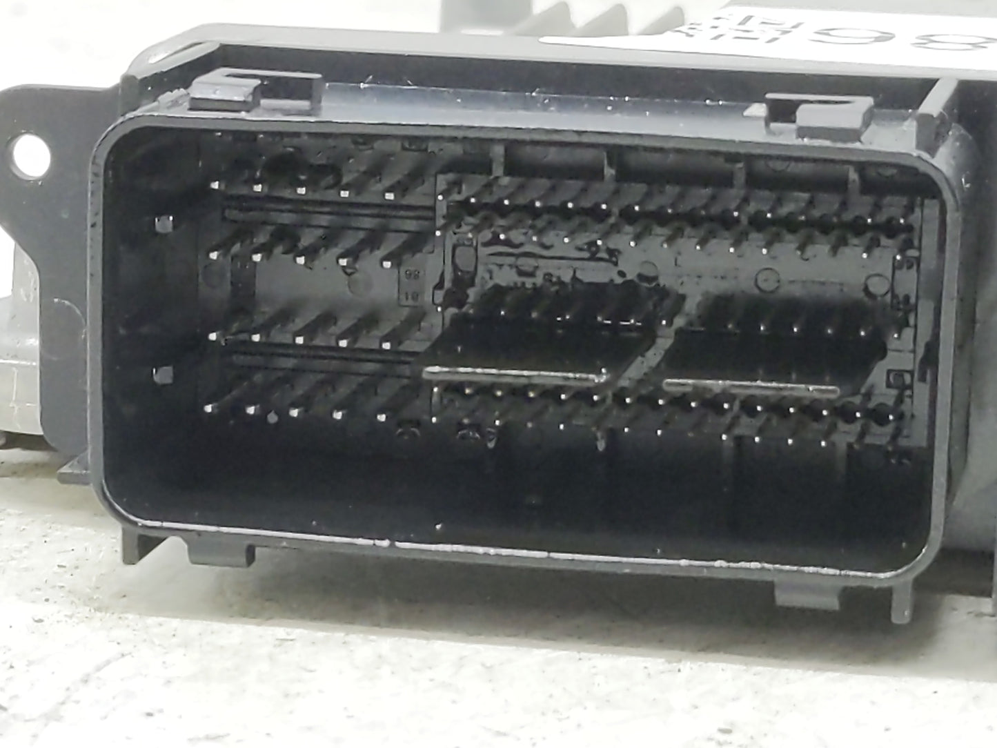 2016-2018 Ford Focus PCM Engine Control Computer ECU ECM PCU OEM P/N:FV6A-12B684-CA Fits Fits 2016 2017 2018 OEM Used Auto P