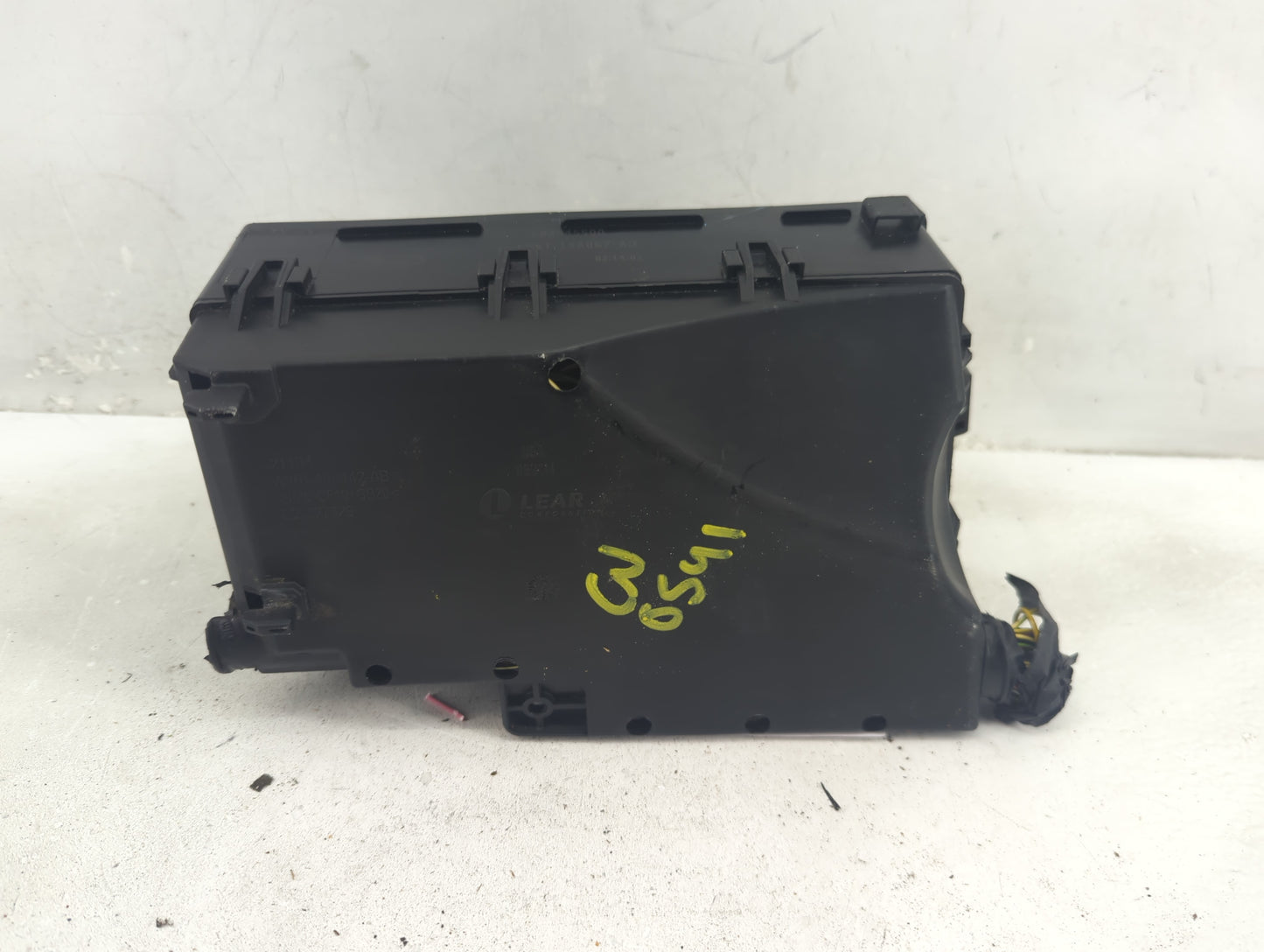 2017-2018 Ford Focus Fusebox Fuse Box Panel Relay Module P/N:GJ7T-14A076-BA Fits Fits 2017 2018 OEM Used Auto Parts - Oemuse