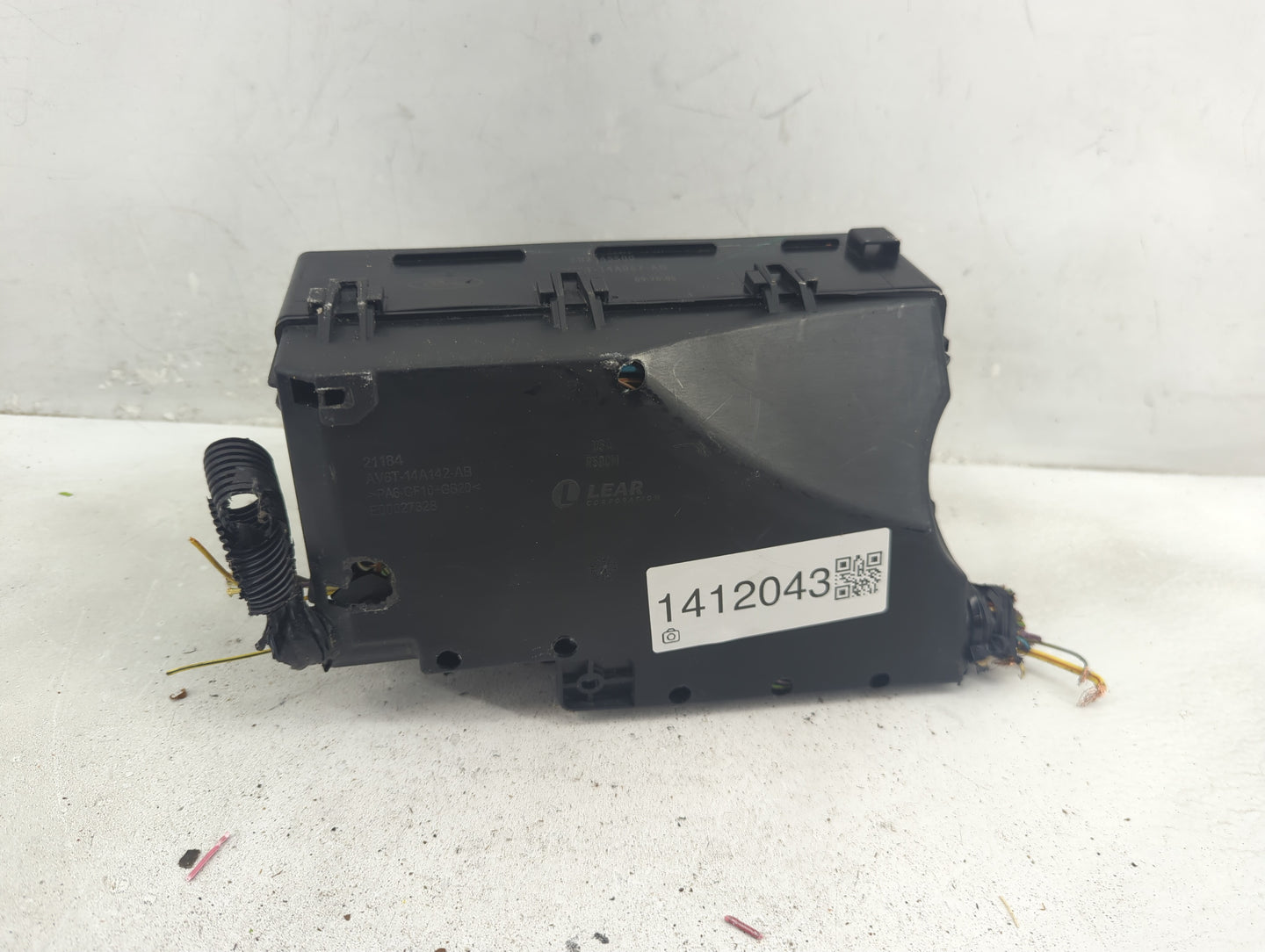 2017-2018 Ford Focus Fusebox Fuse Box Panel Relay Module P/N:GJ7T-14A076-BA Fits Fits 2017 2018 OEM Used Auto Parts - Oemuse