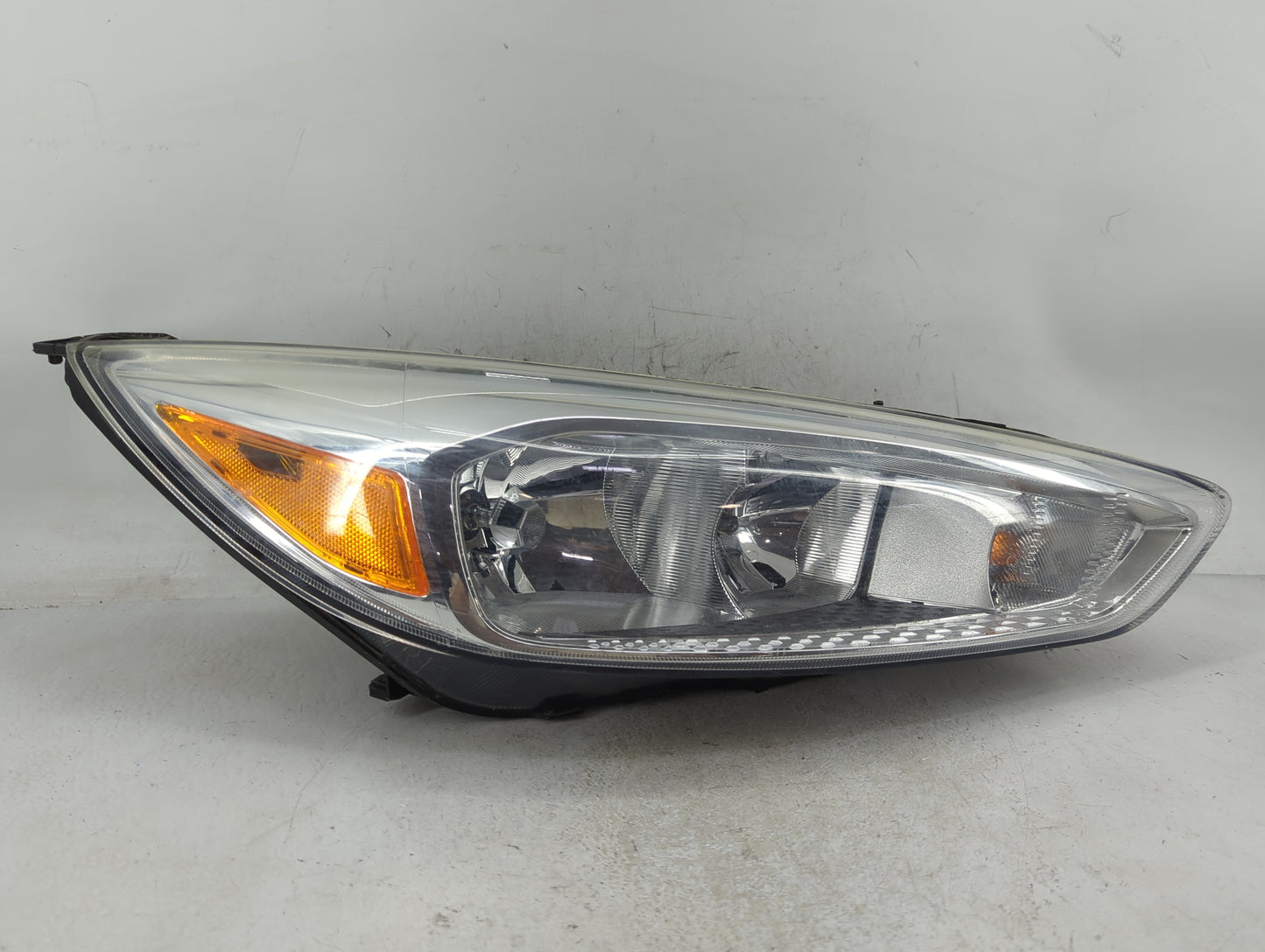 2018 Ford Focus Passenger Right Oem Head Light Headlight Lamp - Oemusedautoparts1.com