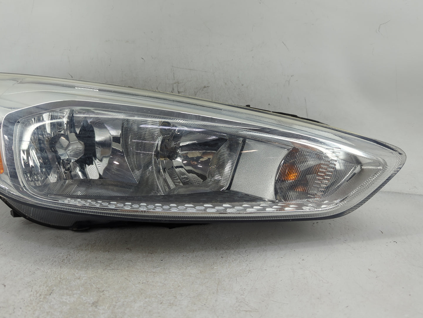 2018 Ford Focus Passenger Right Oem Head Light Headlight Lamp - Oemusedautoparts1.com