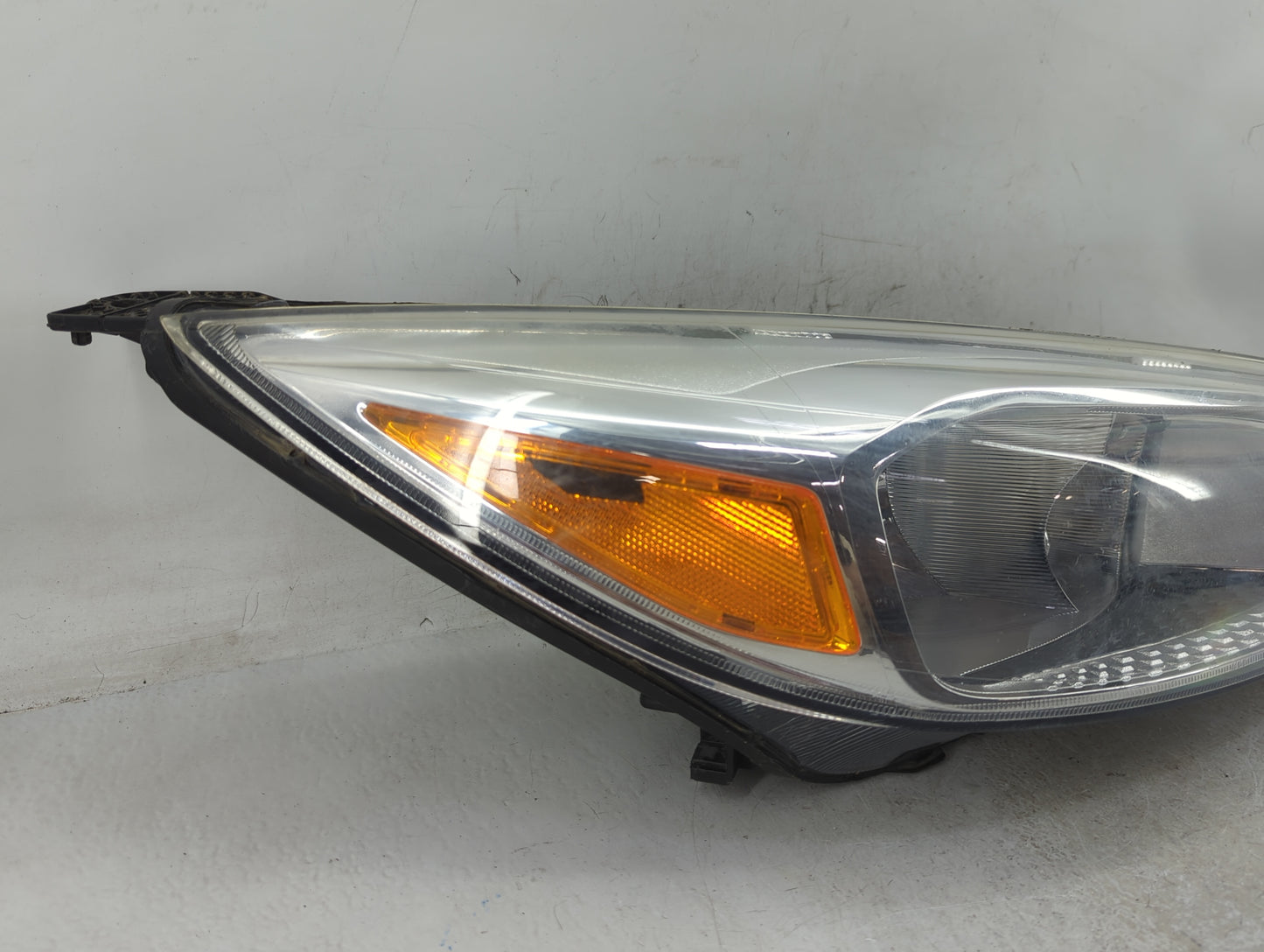 2018 Ford Focus Passenger Right Oem Head Light Headlight Lamp - Oemusedautoparts1.com