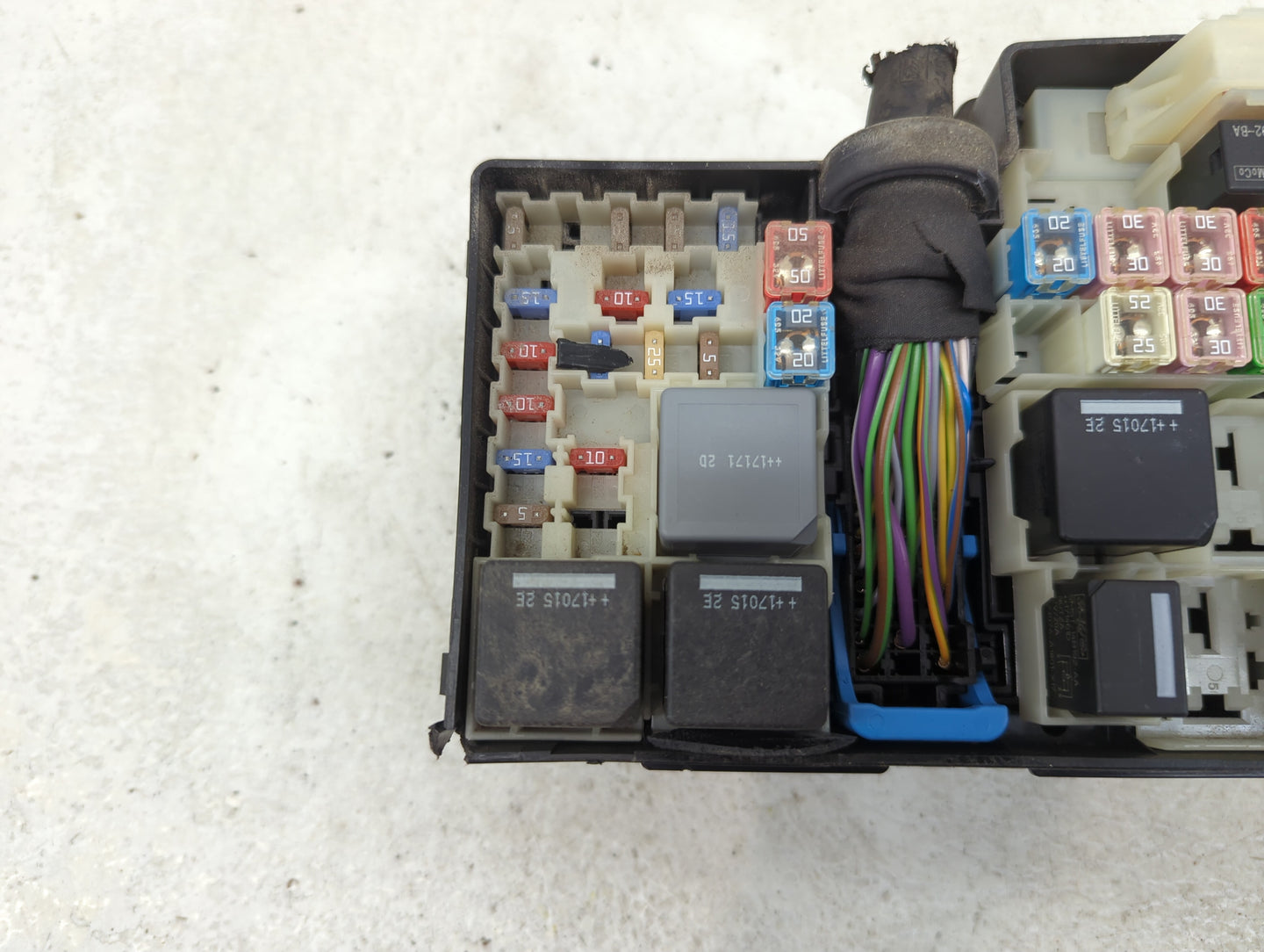 2017-2018 Ford Focus Fusebox Fuse Box Panel Relay Module P/N:GJ7T-14A076-BA Fits Fits 2017 2018 OEM Used Auto Parts - Oemuse