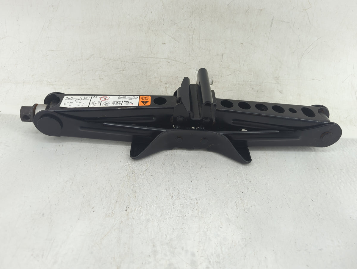 2018 Ford Focus Spare Scissor Car Jack 1415933 - Oemusedautoparts1.com