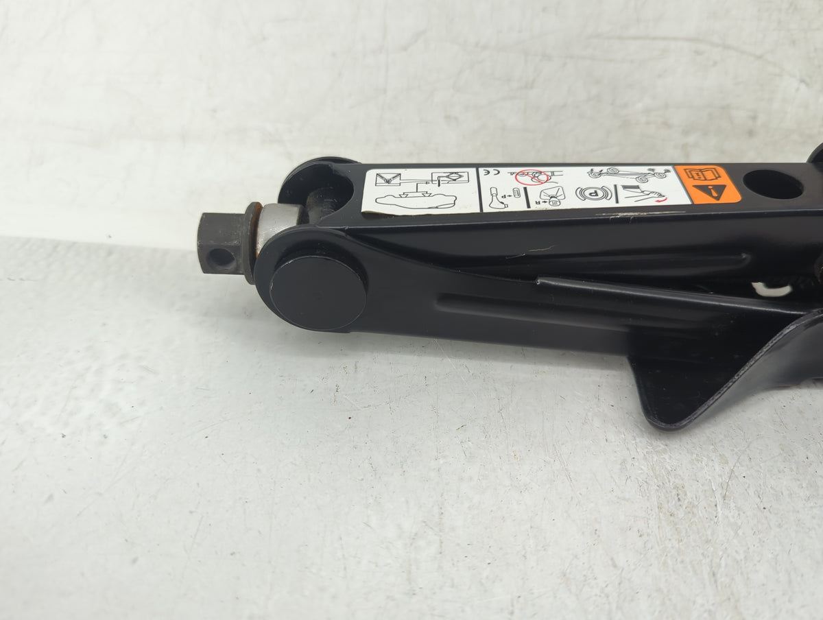 2018 Ford Focus Spare Scissor Car Jack 1415933 - Oemusedautoparts1.com