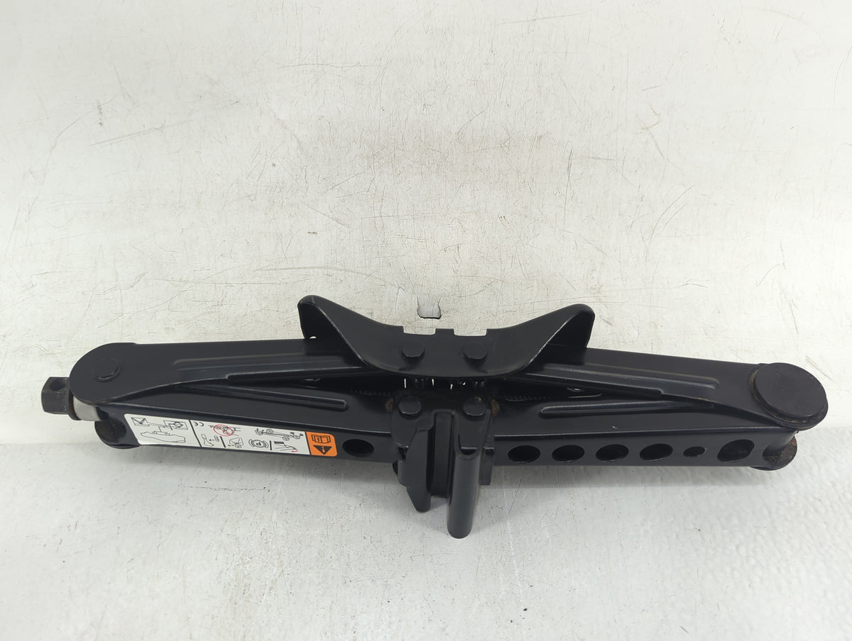 2018 Ford Focus Spare Scissor Car Jack 1415933 - Oemusedautoparts1.com