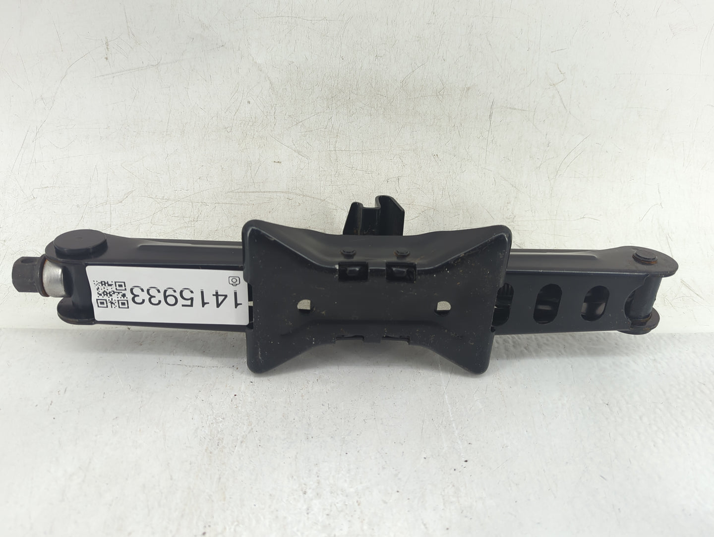 2018 Ford Focus Spare Scissor Car Jack - Oemusedautoparts1.com