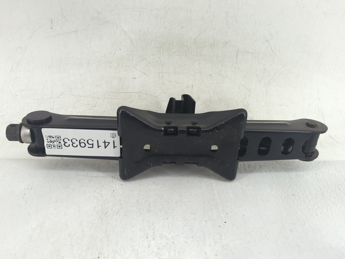 2018 Ford Focus Spare Scissor Car Jack 1415933 - Oemusedautoparts1.com
