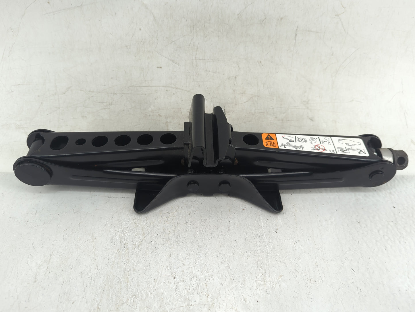 2018 Ford Focus Spare Scissor Car Jack 1415935 - Oemusedautoparts1.com
