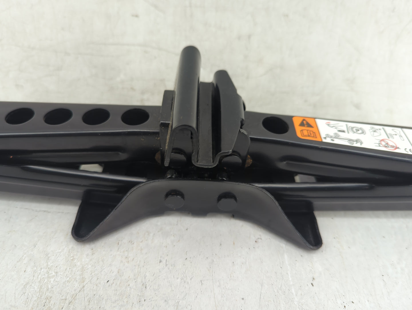 2018 Ford Focus Spare Scissor Car Jack 1415935 - Oemusedautoparts1.com