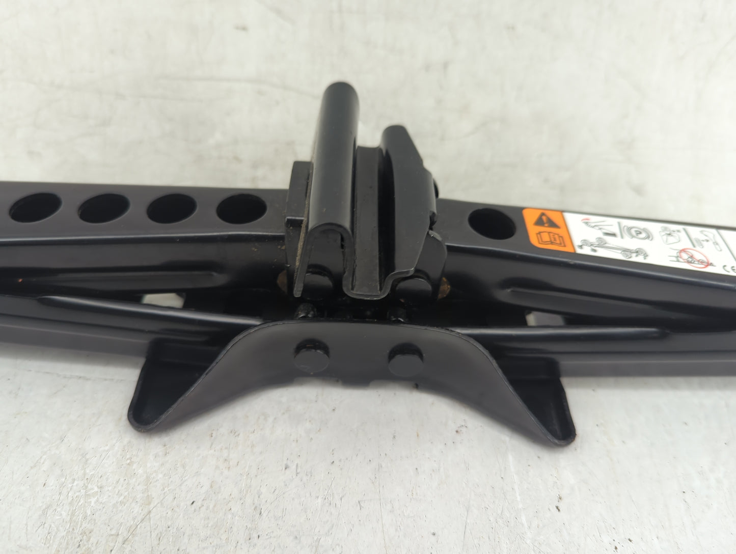 2018 Ford Focus Spare Scissor Car Jack 1415935 - Oemusedautoparts1.com