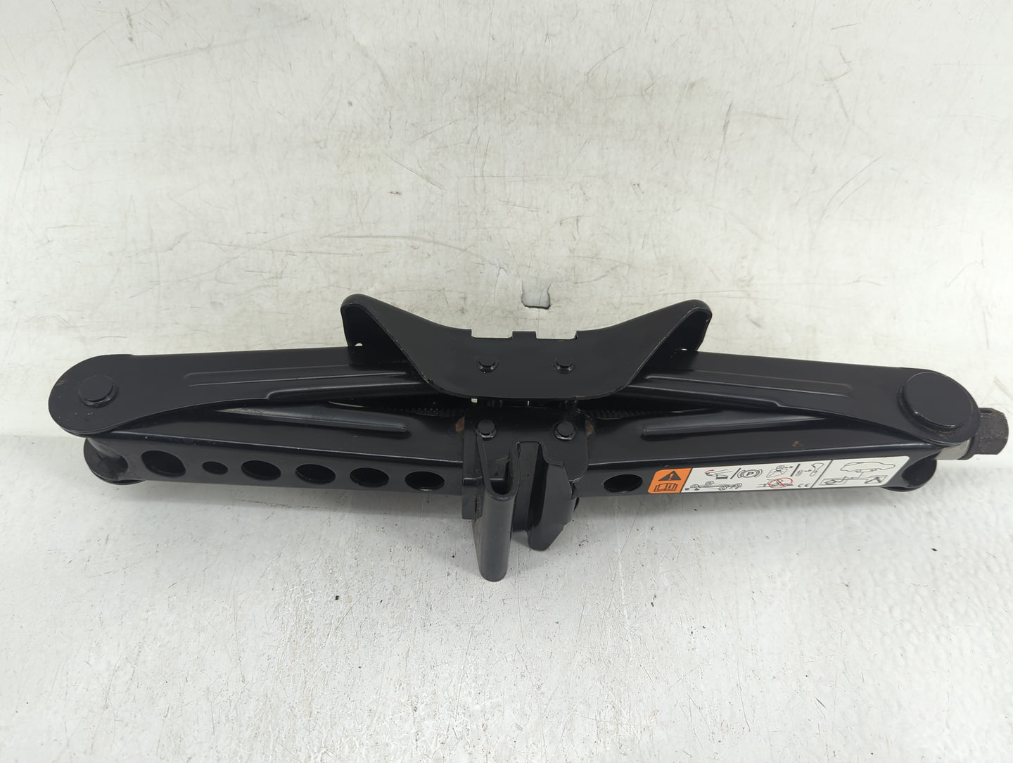 2018 Ford Focus Spare Scissor Car Jack 1415935 - Oemusedautoparts1.com