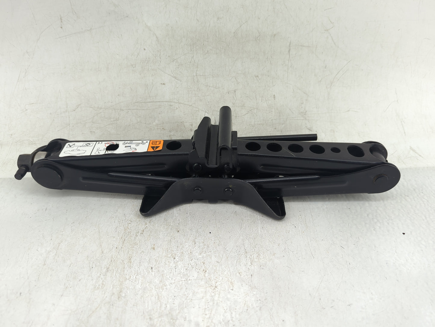 2018 Ford Focus Spare Scissor Car Jack - Oemusedautoparts1.com
