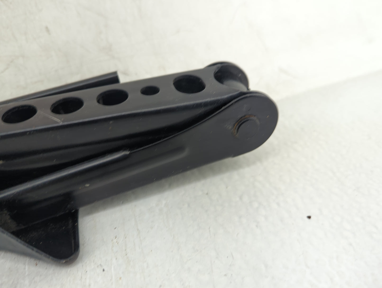 2018 Ford Focus Spare Scissor Car Jack - Oemusedautoparts1.com