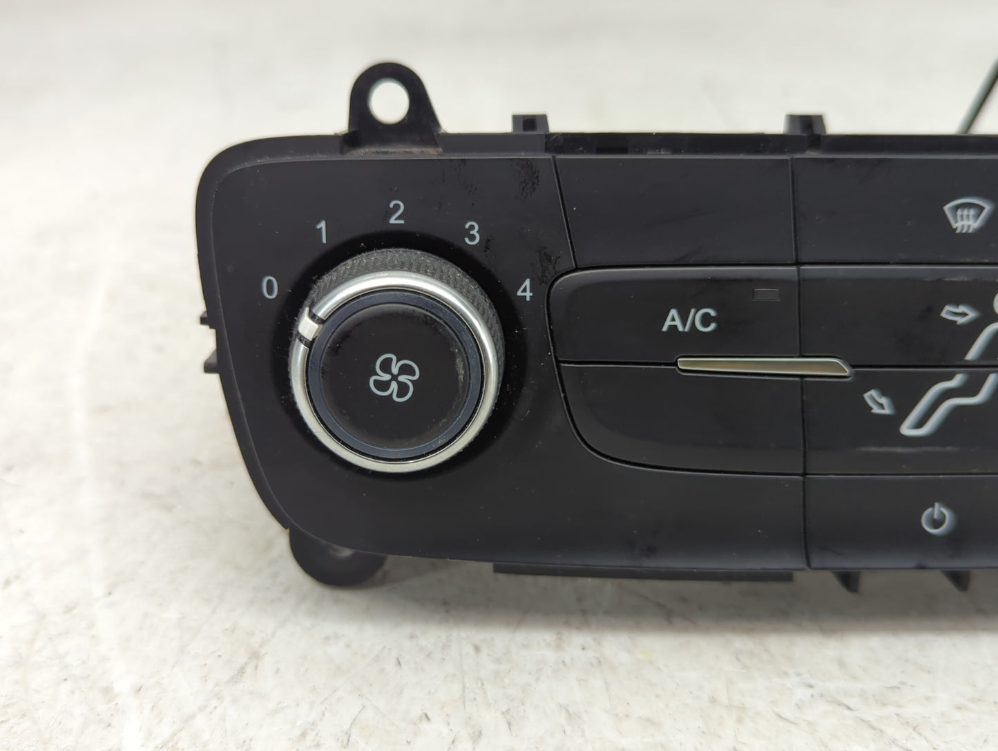 2015-2018 Ford Focus Climate Control Module Temperature AC/Heater Replacement P/N:F1ET-19980-JJ Fits Fits 2015 2016 2017 201