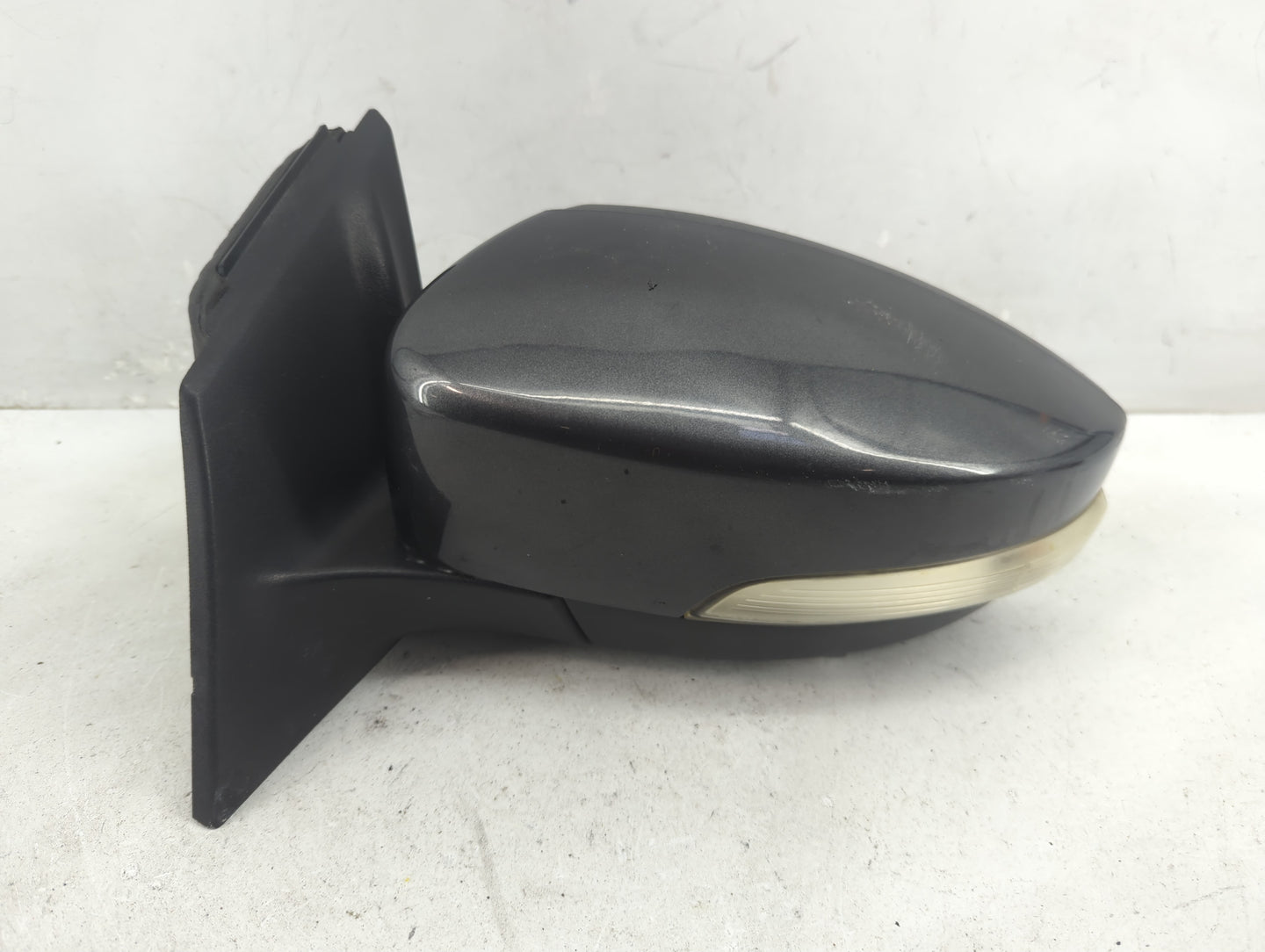 2015-2018 Ford Focus Driver Side View Mirror - Left Door Mirror OEM Used - Oemusedautoparts1.com