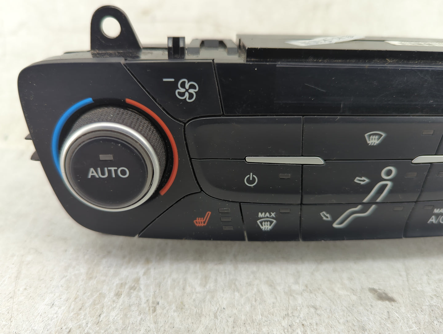 2015-2018 Ford Focus Climate Control Module Temperature AC/Heater Replacement P/N:F1ET-18C612-CJ Fits Fits 2015 2016 2017 20