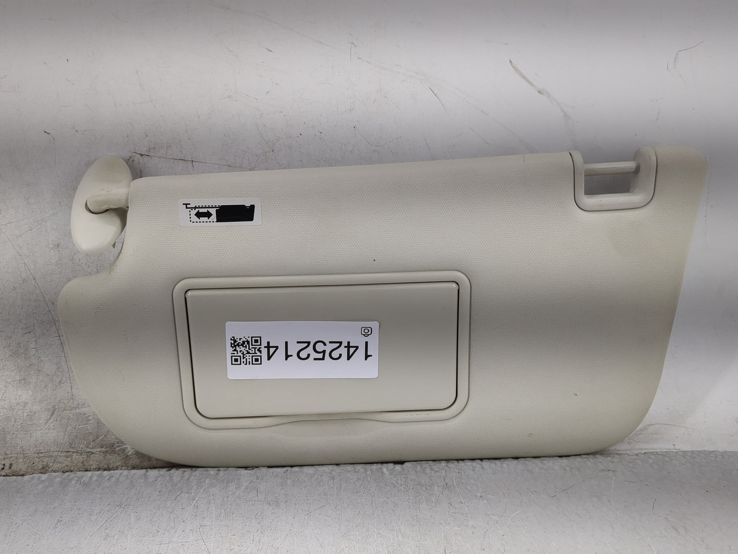 2015 Ford Focus Sun Visor Shade Replacement Driver Left Mirror Fits OEM Used Auto Parts - Oemusedautoparts1.com
