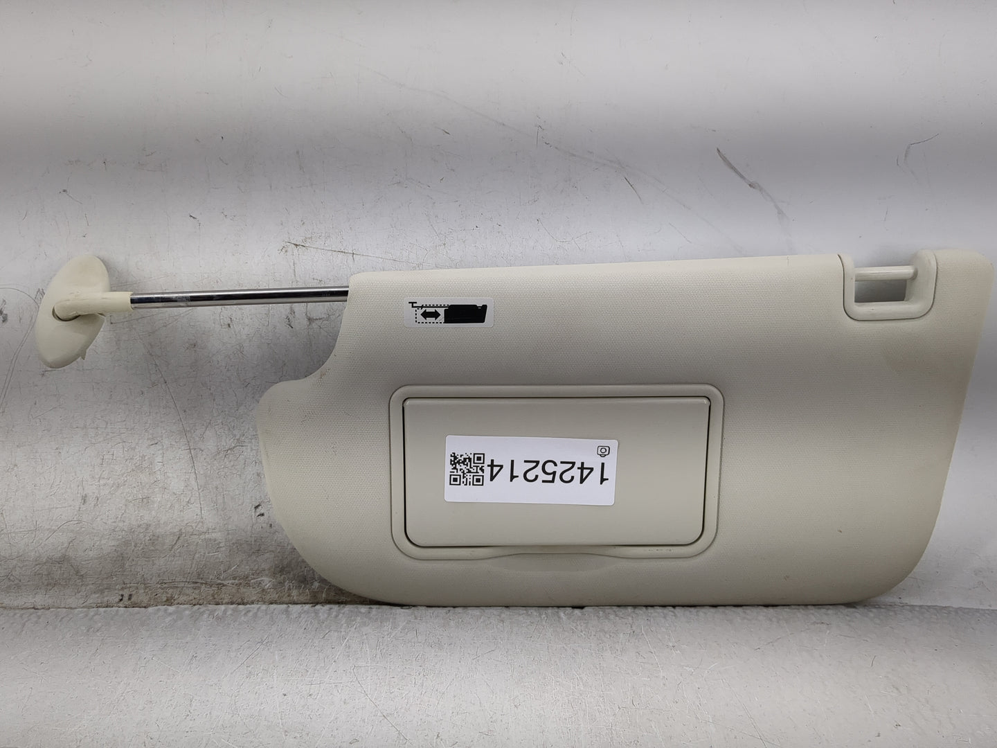 2015 Ford Focus Sun Visor Shade Replacement Driver Left Mirror Fits OEM Used Auto Parts - Oemusedautoparts1.com
