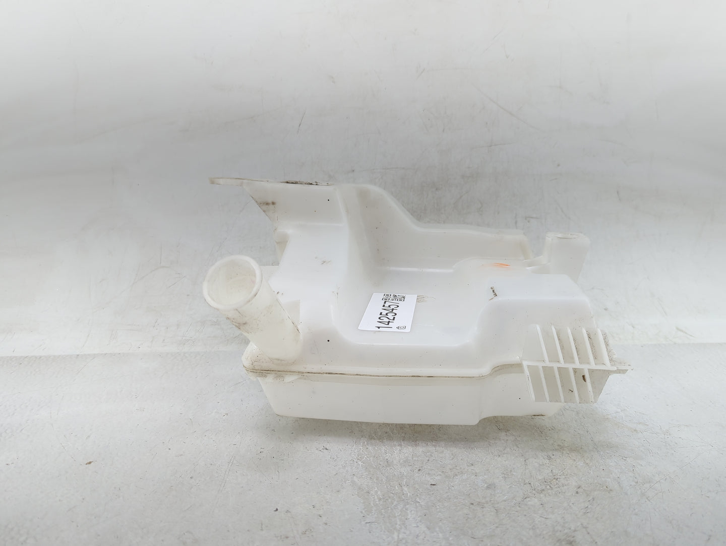 2012-2018 Ford Focus Windshield Washer Fluid Reservoir Bottle Oem - Oemusedautoparts1.com
