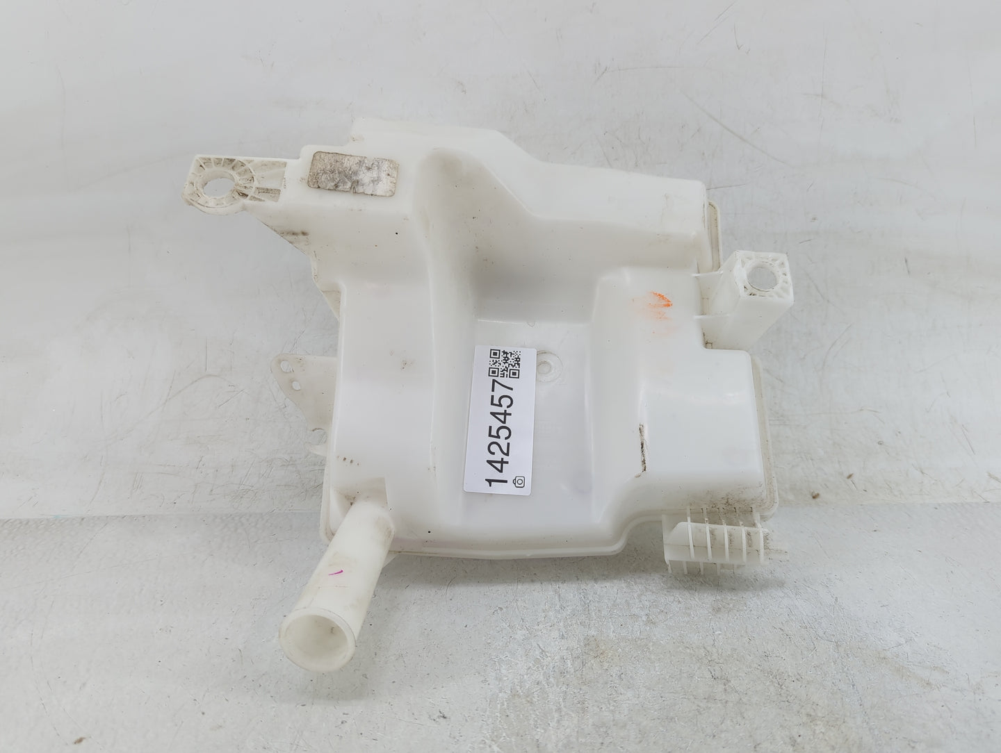 2012-2018 Ford Focus Windshield Washer Fluid Reservoir Bottle Oem - Oemusedautoparts1.com