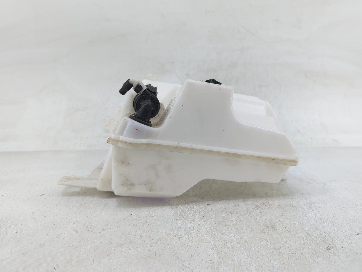 2012-2018 Ford Focus Windshield Washer Fluid Reservoir Bottle Oem - Oemusedautoparts1.com